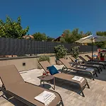 With Pool, Luxuriously Furnished, Quiet Area - By Traveler Tourist Agency Krk Id2389 וילה *