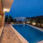 With Pool, Luxuriously Furnished, Quiet Area - By Traveler Tourist Agency Krk Id2389