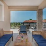 וילה With Pool, Luxuriously Furnished, Quiet Area - By Traveler Tourist Agency Krk Id2389 *