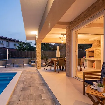 Вилла With Pool, Luxuriously Furnished, Quiet Area - By Traveler Tourist Agency Krk Id2389 *