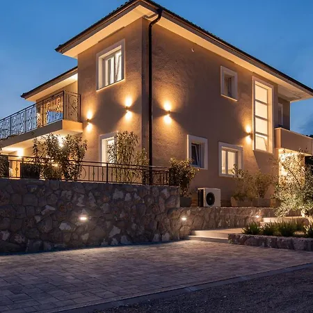 With Pool, Luxuriously Furnished, Quiet Area - By Traveler Tourist Agency Krk Id2389 וילה