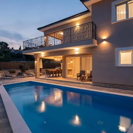 With Pool, Luxuriously Furnished, Quiet Area - By Traveler Tourist Agency Krk Id2389