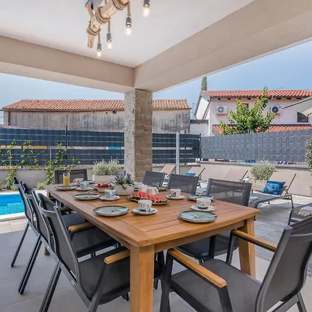 With Pool, Luxuriously Furnished, Quiet Area - By Traveler Tourist Agency Krk Id2389 Villa *