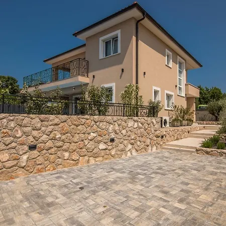 With Pool, Luxuriously Furnished, Quiet Area - By Traveler Tourist Agency Krk Id2389