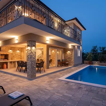 With Pool, Luxuriously Furnished, Quiet Area - By Traveler Tourist Agency Krk Id2389 Villa Zgaljic