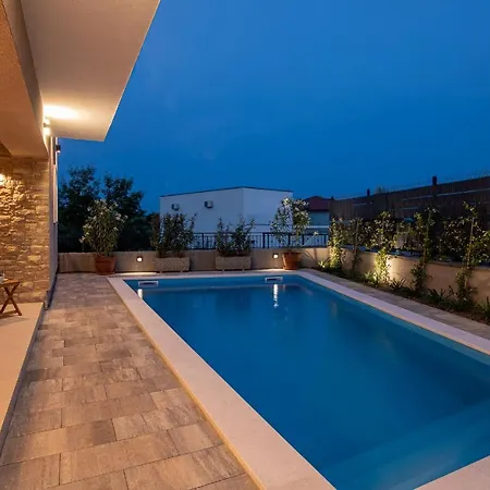 With Pool, Luxuriously Furnished, Quiet Area - By Traveler Tourist Agency Krk Id2389