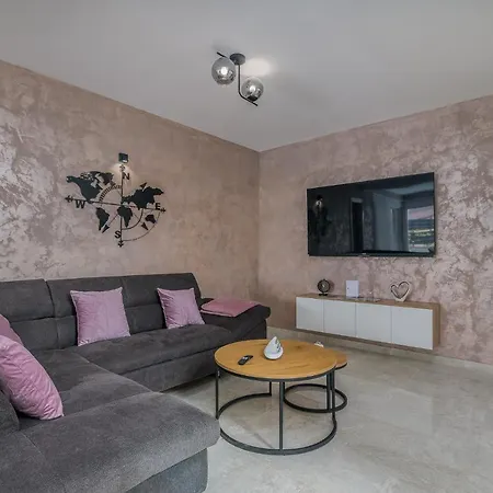 With Pool, Luxuriously Furnished, Quiet Area - By Traveler Tourist Agency Krk Id2389 Vila