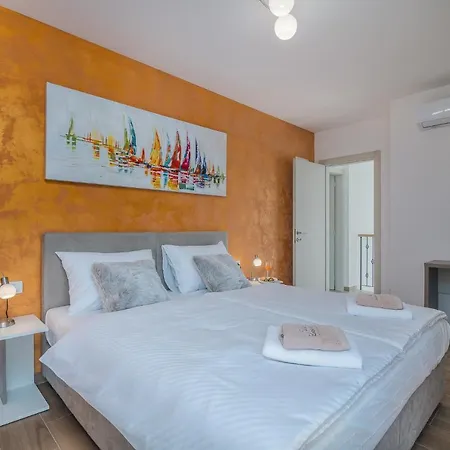 With Pool, Luxuriously Furnished, Quiet Area - By Traveler Tourist Agency Krk Id2389 *