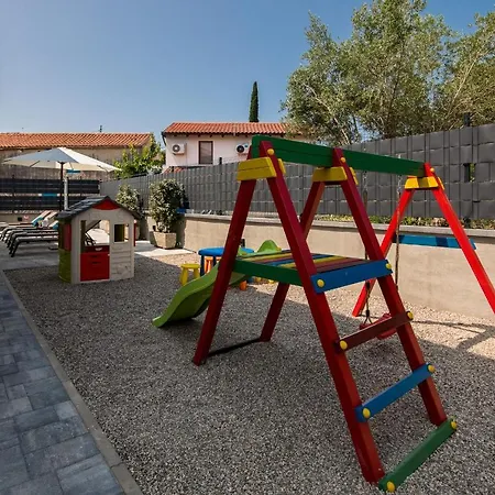 Вилла With Pool, Luxuriously Furnished, Quiet Area - By Traveler Tourist Agency Krk Id2389