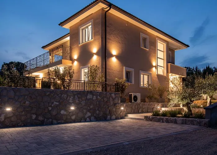 With Pool, Luxuriously Furnished, Quiet Area - By Traveler Tourist Agency Krk Id2389 Villa