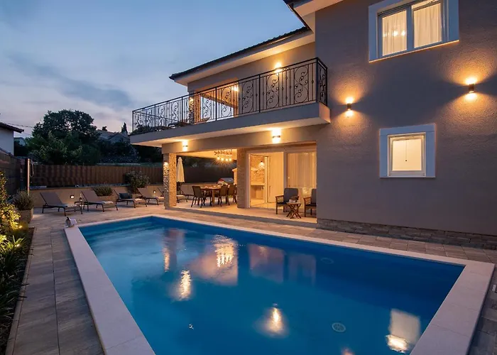 With Pool, Luxuriously Furnished, Quiet Area - By Traveler Tourist Agency Krk Id2389