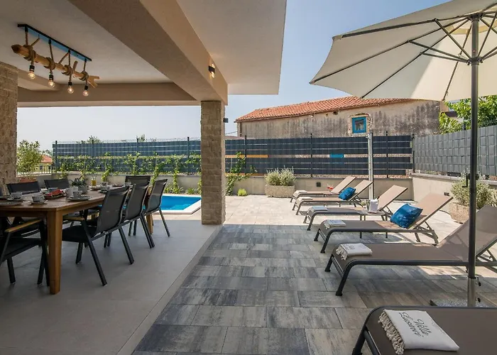 With Pool, Luxuriously Furnished, Quiet Area - By Traveler Tourist Agency Krk Id2389 *
