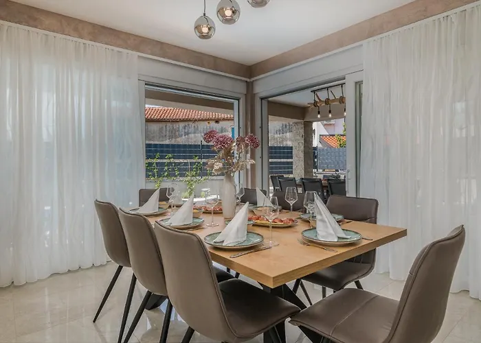 With Pool, Luxuriously Furnished, Quiet Area - By Traveler Tourist Agency Krk Id2389 Zgaljic