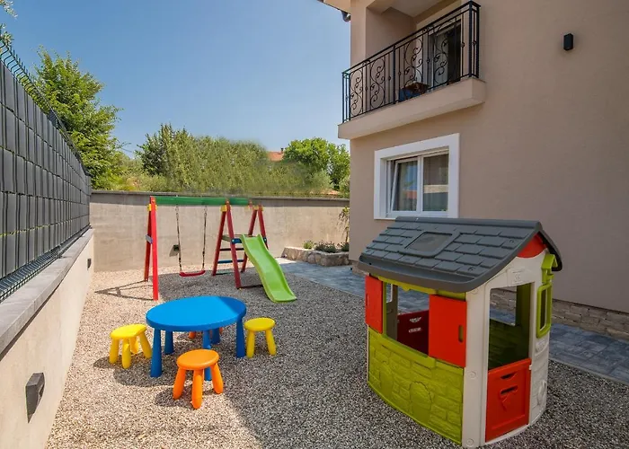 With Pool, Luxuriously Furnished, Quiet Area - By Traveler Tourist Agency Krk Id2389 Zgaljic