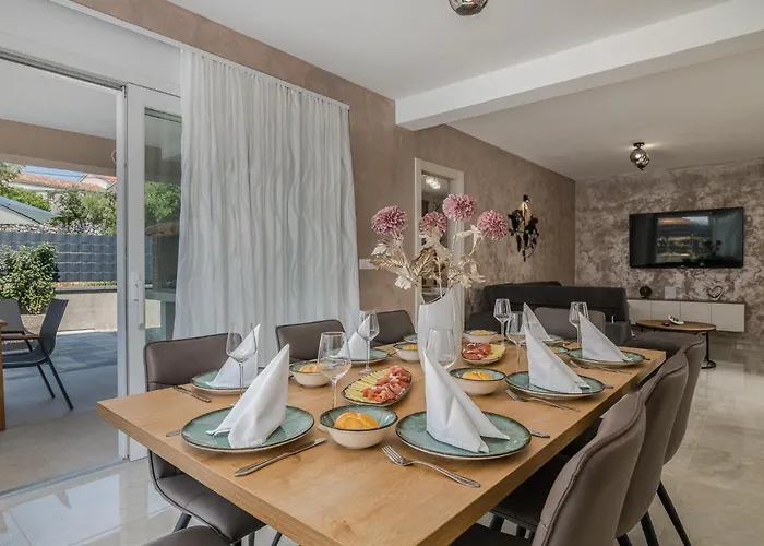 With Pool, Luxuriously Furnished, Quiet Area - By Traveler Tourist Agency Krk Id2389 Villa Zgaljic