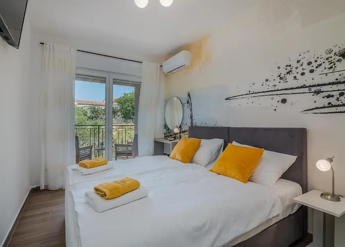 With Pool, Luxuriously Furnished, Quiet Area - By Traveler Tourist Agency Krk Id2389 *