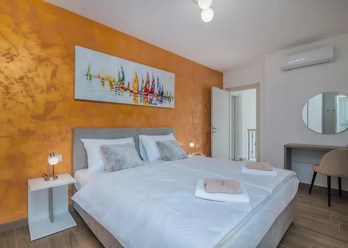 With Pool, Luxuriously Furnished, Quiet Area - By Traveler Tourist Agency Krk Id2389 *